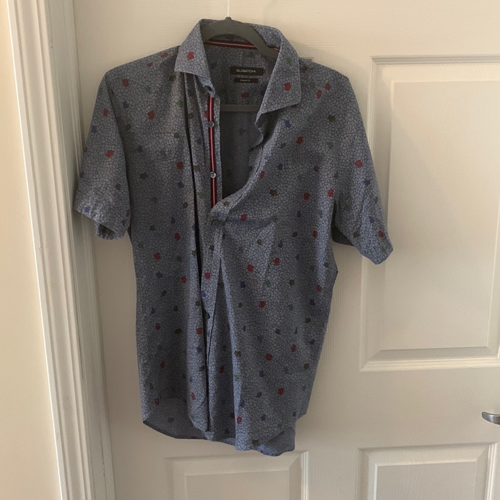 Bugatchi short sleeve button down. Size Medium shaped fit